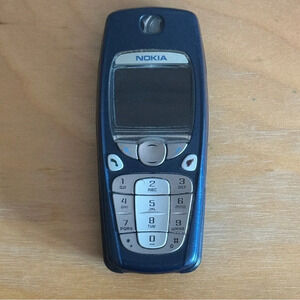 Nokia 3560 Blue and Silver  - untested for parts